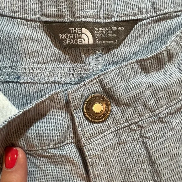 The North Face pinstripe shorts size 6 - Picture 2 of 9
